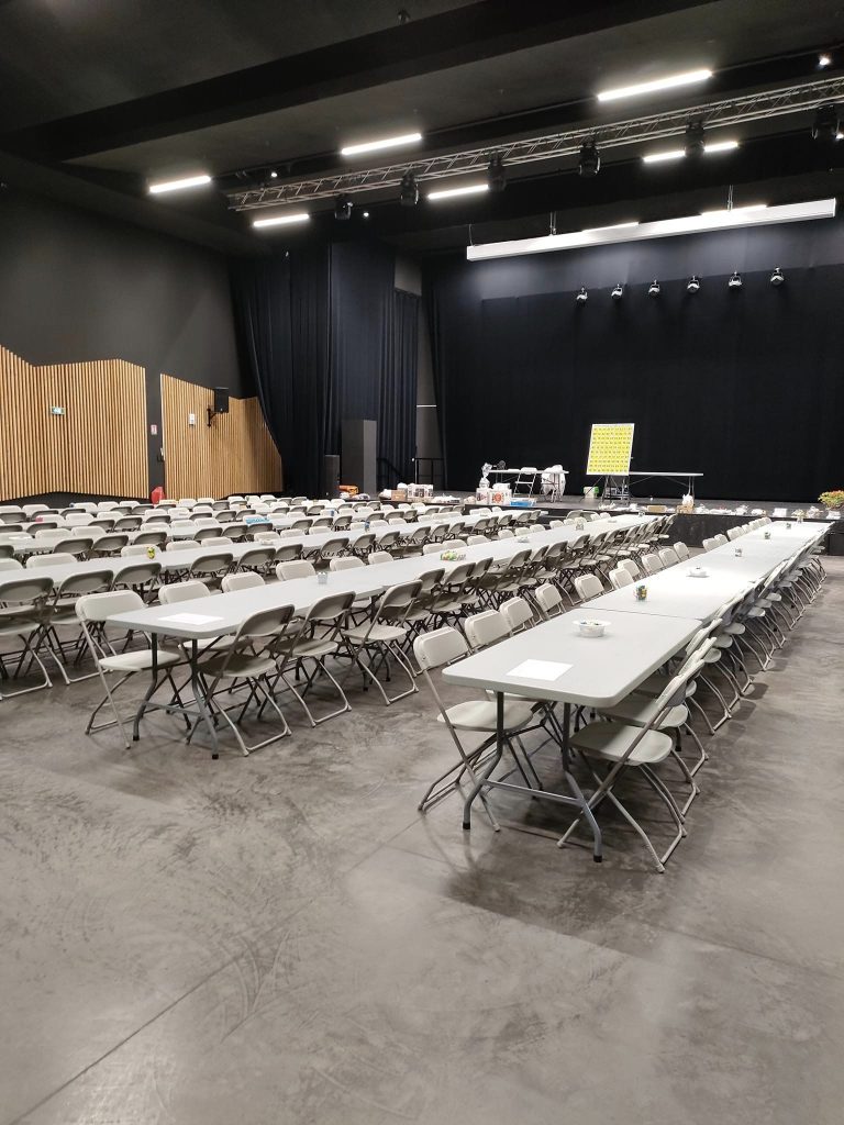 Loto à la salle de l'étoile avec 150 personnes