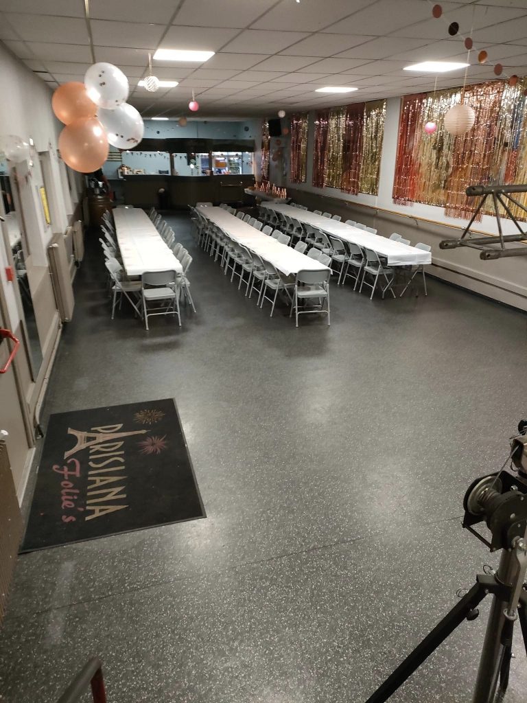 Salle du clos vachon avec 80 personnes